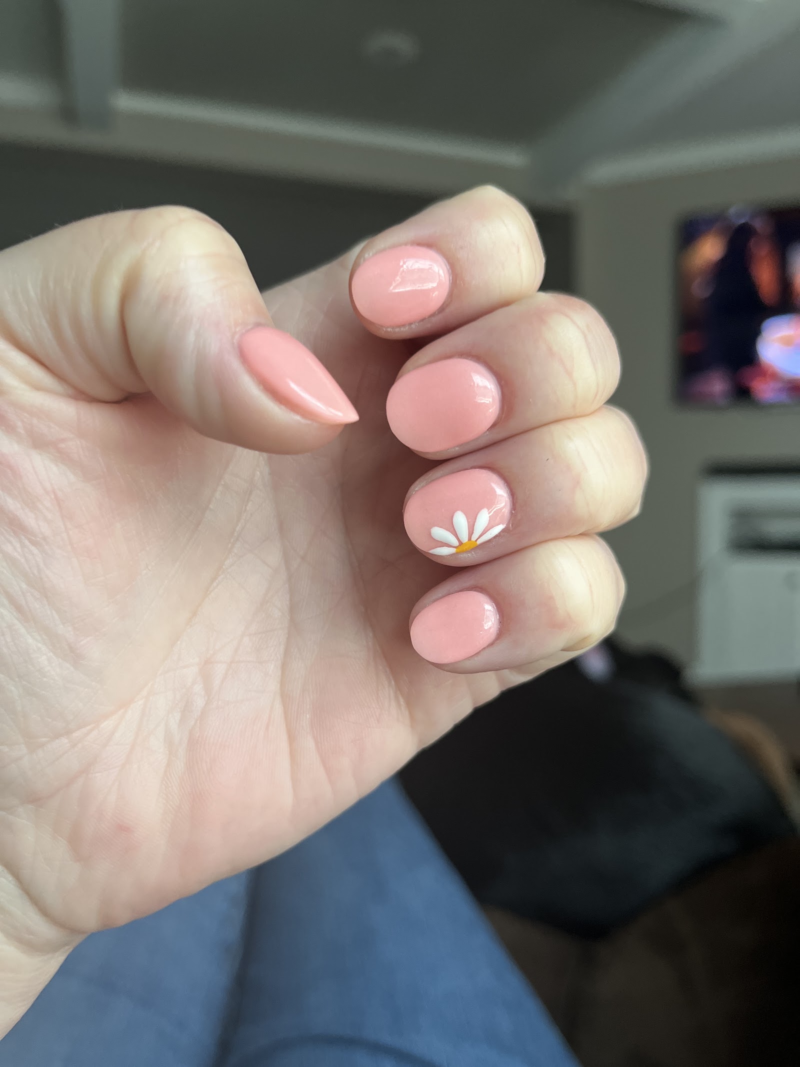 I Luv Nails logo